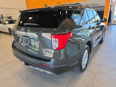 Used 2022 Ford Explorer XLT w/ Equipment Group 202A AWD/4WD image 8