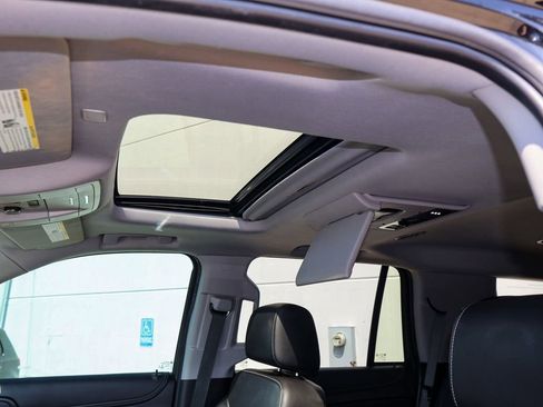 Used 2020 Chevrolet Tahoe Premier w/ Premier 6.2L Value Package image 15