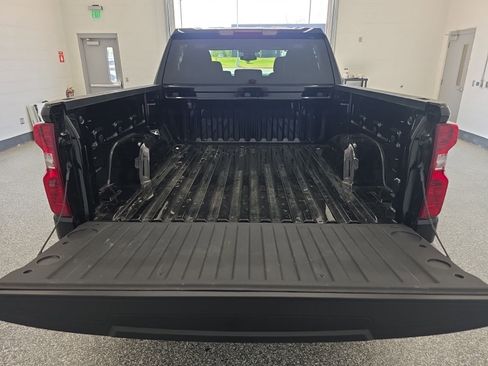 Used 2025 Chevrolet Silverado 1500 LT AWD/4WD image 17
