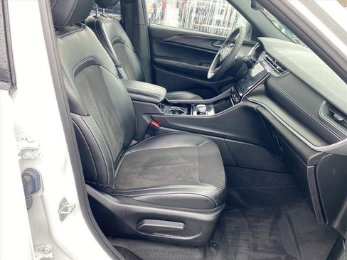 Used 2023 Jeep Grand Cherokee L Altitude image 25