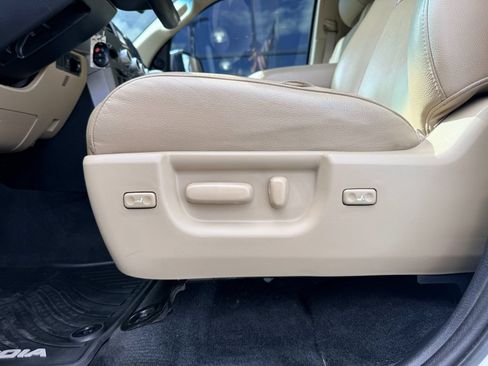 Used 2014 Toyota Sequoia Limited AWD/4WD image 24