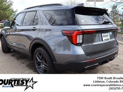 Used 2025 Ford Explorer ST-Line w/ Premium Package image 4