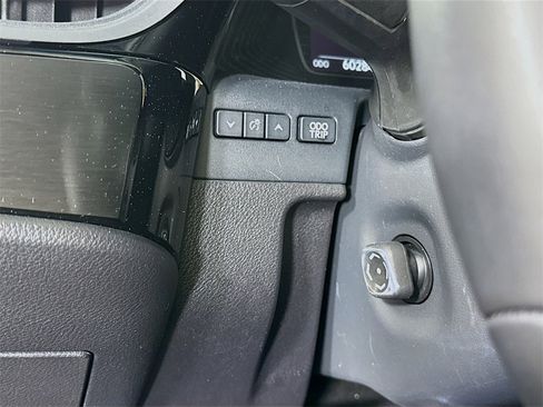 Used 2022 Lexus ES 300h w/ Luxury Package image 21