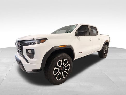 Used 2026 GMC Canyon AT4 w/ Technology Plus Package AWD/4WD image 8