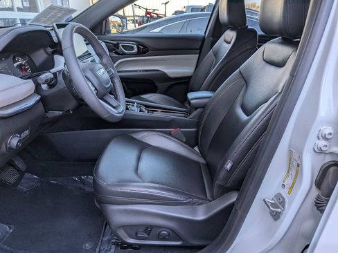Used 2024 Jeep Compass Limited AWD/4WD image 15