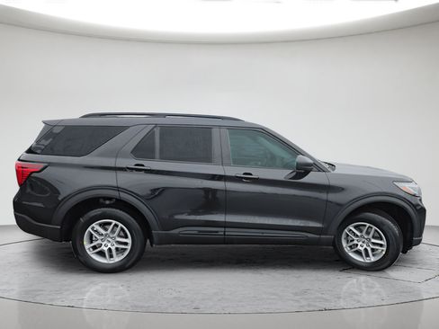 New 2026 Ford Explorer Active AWD/4WD image 3