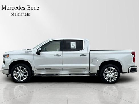 Used 2025 Chevrolet Silverado 1500 High Country AWD/4WD image 5