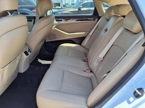 Used 2015 Hyundai Genesis 3.8 RWD image 11