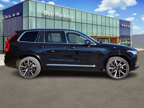 Used 2025 Volvo XC90 B5 Plus w/ Protection Package Premier image 30