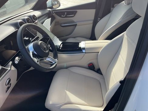 Used 2026 Mercedes-Benz GLC 300 4MATIC image 11