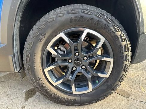 Used 2025 Chevrolet Equinox ACTIV w/ Safety and Technology Package FWD image 7