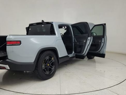 Used 2022 Rivian R1T Adventure AWD/4WD image 19