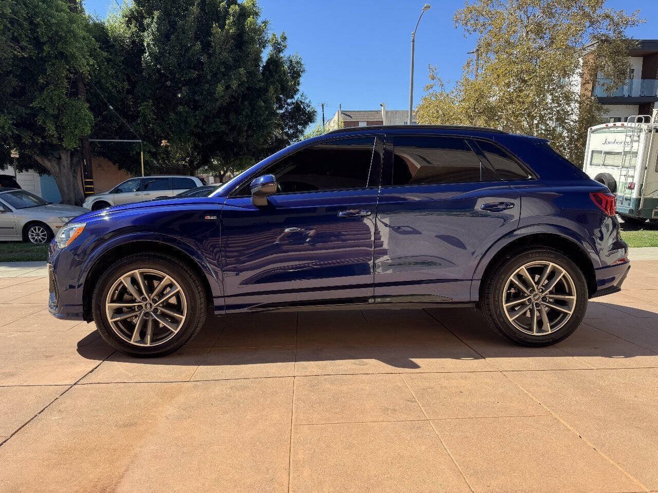 Used 2022 Audi Q3 2.0T Premium w/ Black Optic Sport Package AWD/4WD image 4