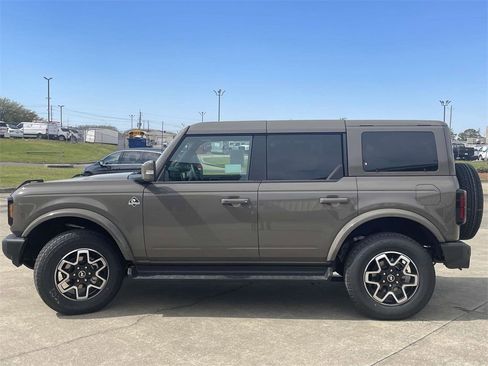 New 2025 Ford Bronco Outer Banks image 6