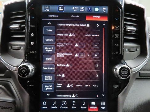 Used 2024 RAM 2500 Laramie w/ Night Edition image 19