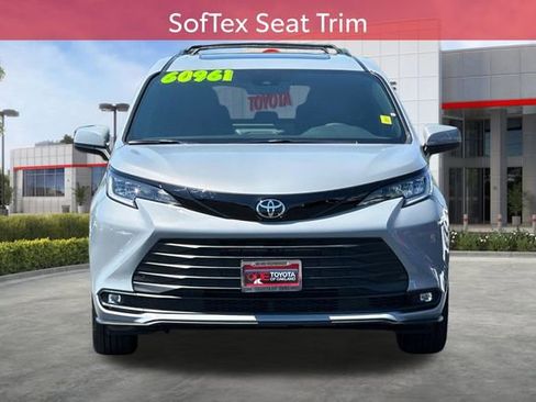 Used 2026 Toyota Sienna XLE Woodland Edition AWD/4WD image 12