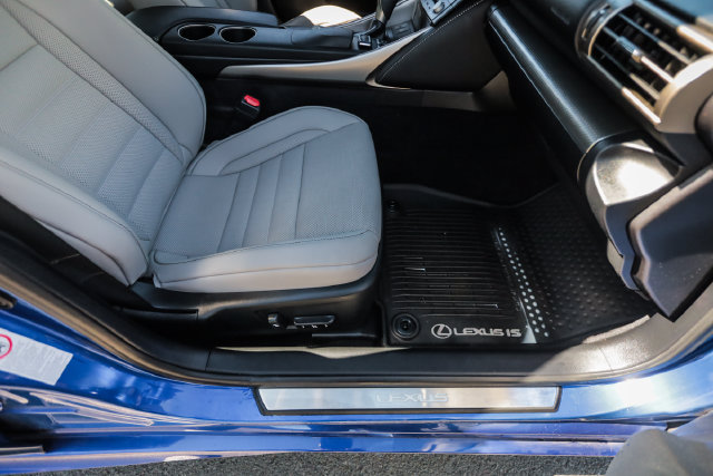 Used 2016 Lexus IS 350 AWD w/ F Sport Package image 64