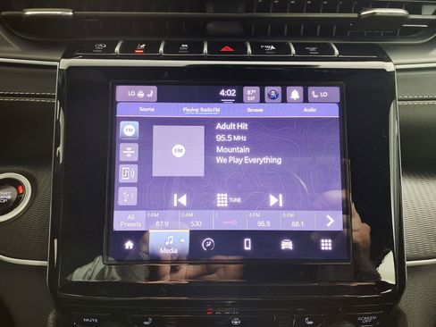 Used 2025 Jeep Grand Cherokee Altitude RWD image 18