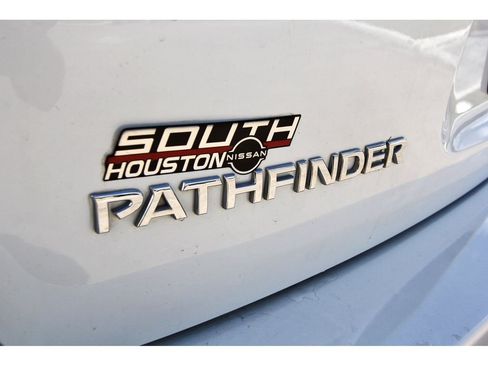 Used 2020 Nissan Pathfinder S FWD image 27