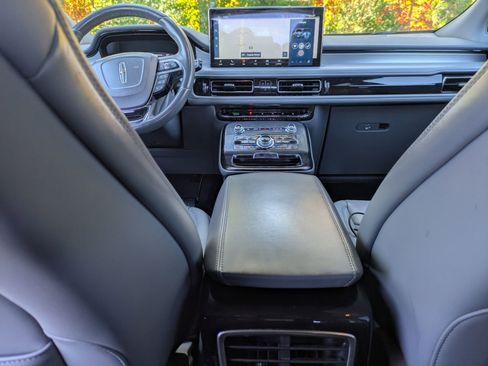 Used 2021 Lincoln Nautilus Reserve image 29