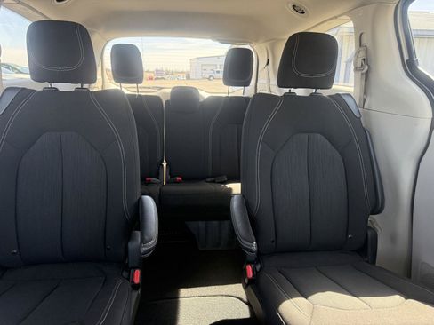 Used 2023 Chrysler Voyager LX FWD image 26