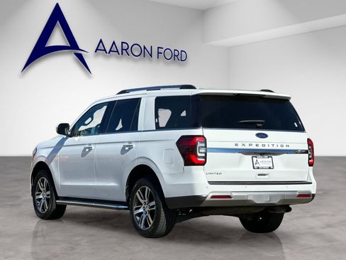 Used 2023 Ford Expedition Limited image 3