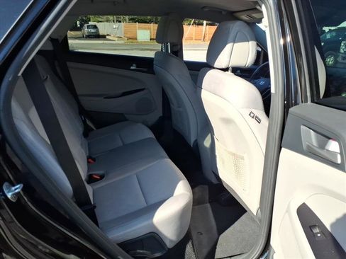 Used 2018 Hyundai Tucson SE image 31