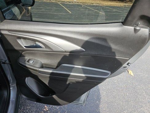 Used 2025 Chevrolet TrailBlazer RS w/ Convenience Package image 17