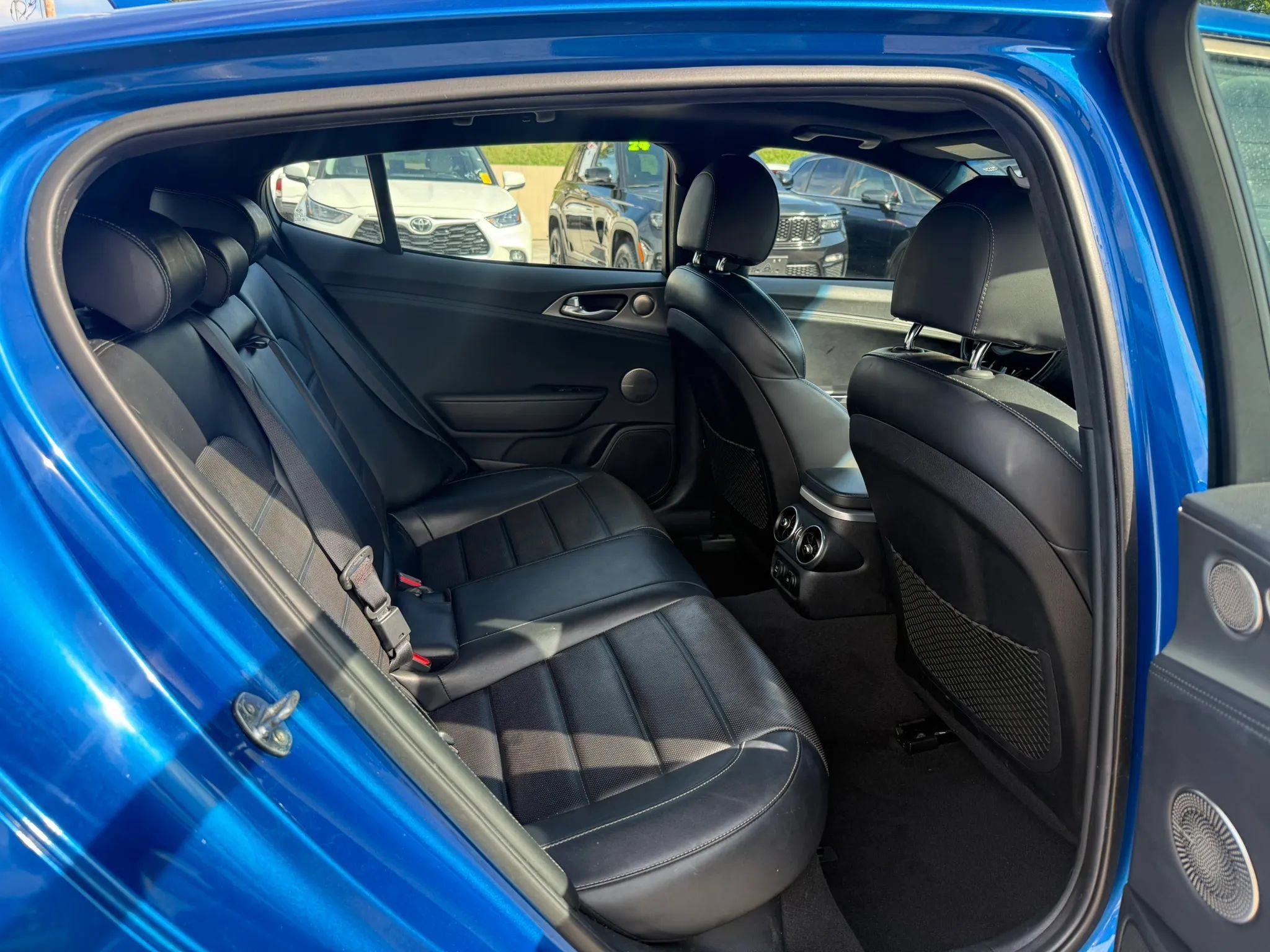 Used 2018 Kia Stinger GT2 AWD/4WD image 10