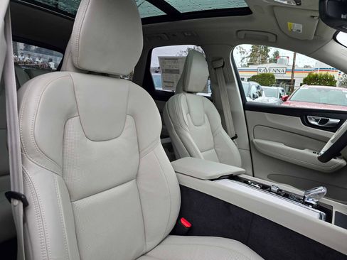 New 2026 Volvo XC60 B5 Ultra w/ Protection Package Premier AWD/4WD image 11