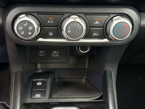 Used 2023 Nissan Kicks SV w/ Interior Electronics Package FWD image 15