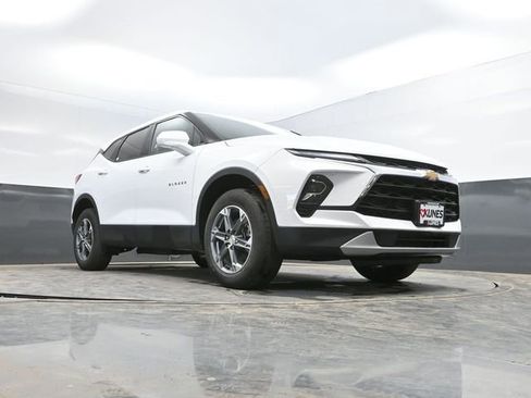 Used 2025 Chevrolet Blazer LT AWD/4WD image 45