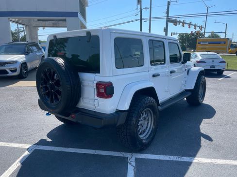 Used 2022 Jeep Wrangler Unlimited Sahara w/ Cold Weather Group AWD/4WD image 5