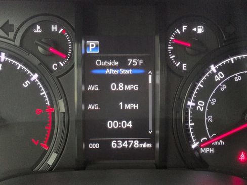 Used 2022 Toyota 4Runner SR5 Premium w/ Moonroof Package RWD image 28