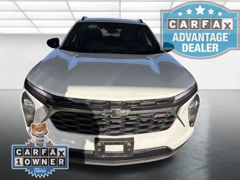 Used 2025 Chevrolet Trax RS w/ Sunroof Package FWD image 7
