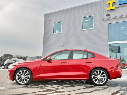 Used 2019 Volvo S60 T5 Momentum image 12