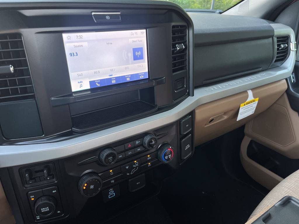 Used 2025 Ford F250 XLT AWD/4WD image 13