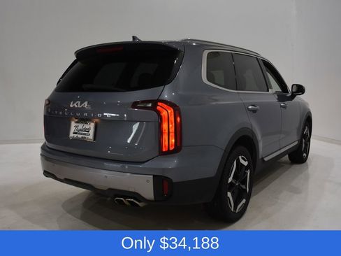 Used 2025 Kia Telluride S FWD image 4