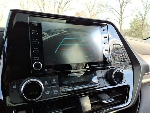 Certified 2022 Toyota Highlander XLE image 22