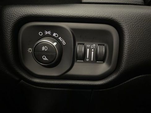 New 2026 RAM 3500 Laramie AWD/4WD image 36