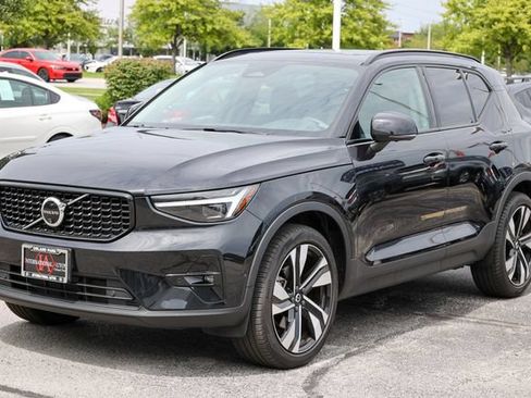 Certified 2024 Volvo XC40 B5 Ultimate w/ Protection Package Premier AWD/4WD image 28