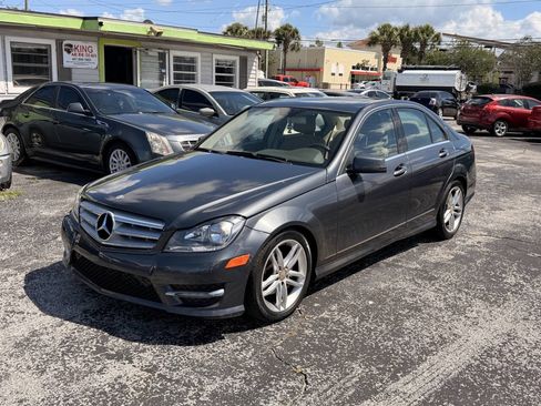 Used 2013 Mercedes-Benz C 250 Sedan image 8