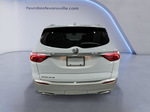 Used 2022 Buick Enclave Essence w/ Experience Buick Package FWD image 3