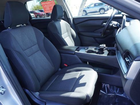 Certified 2025 Nissan Rogue SV image 12