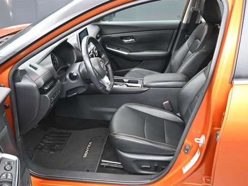 Used 2020 Nissan Sentra SR w/ Premium Package FWD image 11