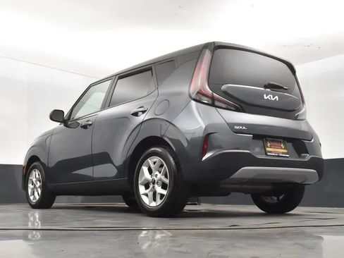 Used 2025 Kia Soul LX w/ LX Technology Package FWD image 12