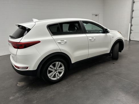 Used 2019 Kia Sportage LX AWD/4WD image 8