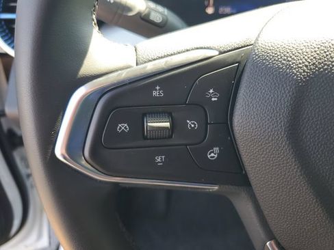 Certified 2024 Chevrolet Trax LT w/ Driver Confidence Package FWD image 28