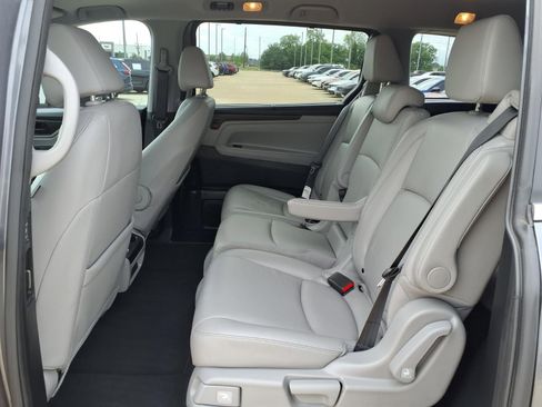 Used 2023 Honda Odyssey EX-L image 13