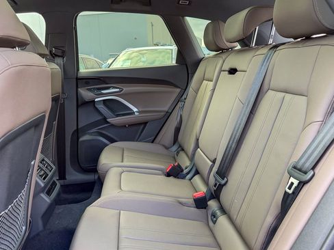 New 2025 Audi Q5 2.0T Premium image 22